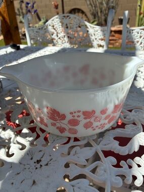 Vintage Pyrex 472 Pink Gooseberry Print 1960’s Casserole